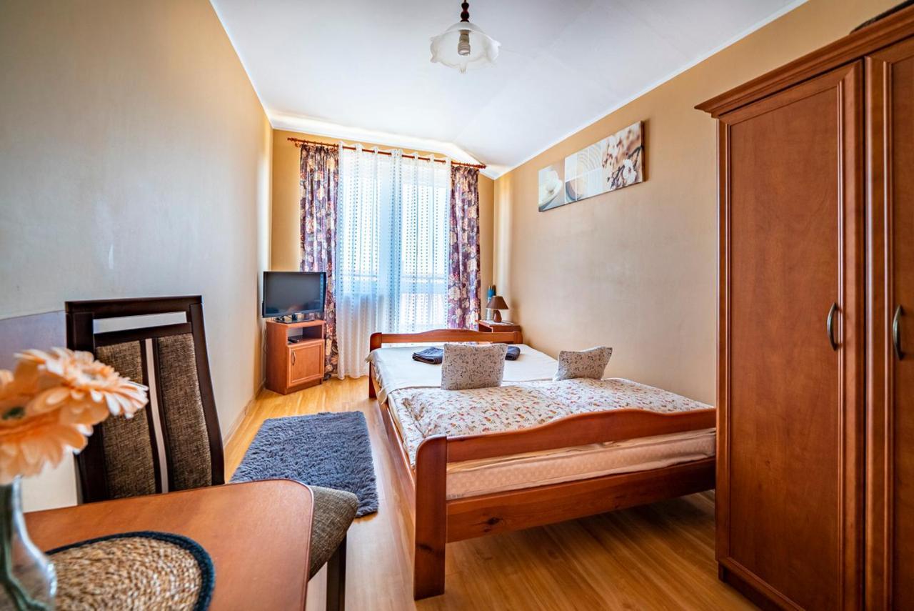 Rossa Homestay *
